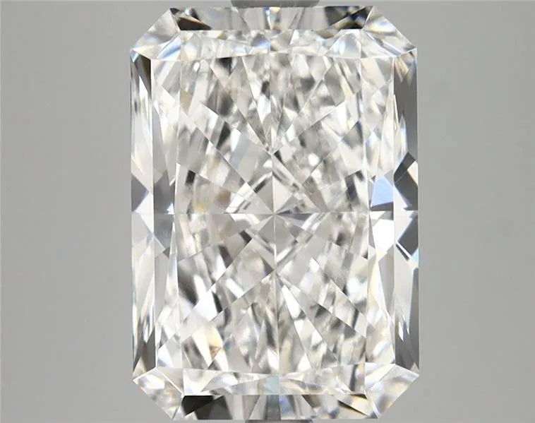 3.83ct Radiant Lab Grown Diamond (Colour E, Clarity VVS2, IGI Certified)