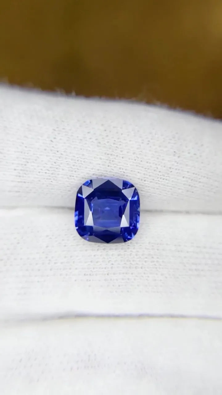 3.54ct Cushion Natural Sapphire (Colour Blue, Clarity Eye Clean, Cut Faceted)