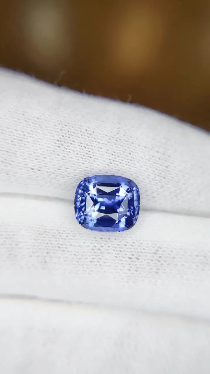 4.53ct Cushion Natural Sapphire (Colour Blue, Clarity Eye Clean, Cut Faceted)