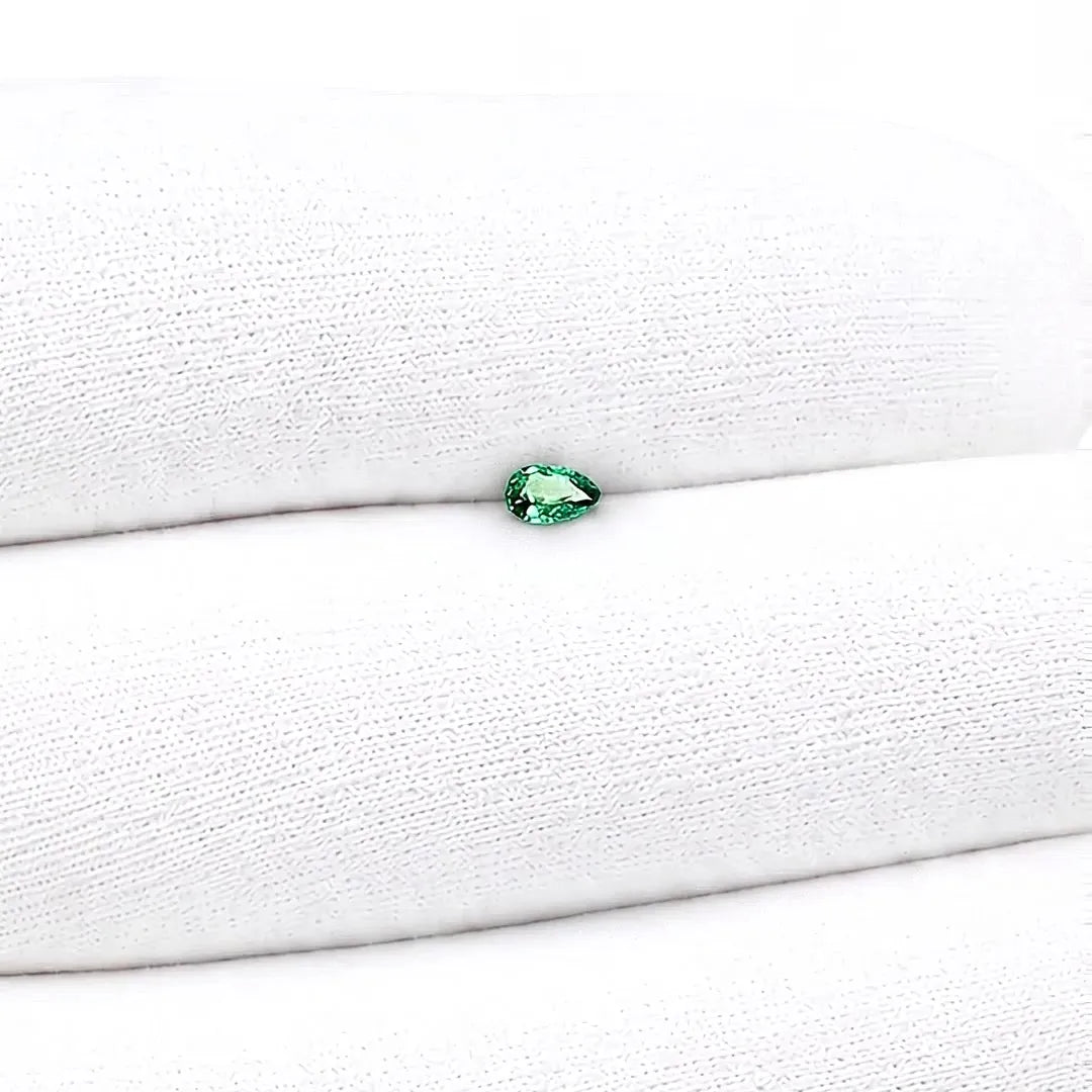 0.13ct Pear Natural Alexandrite (Colour Green, Clarity Slightly Included, Cut Faceted)