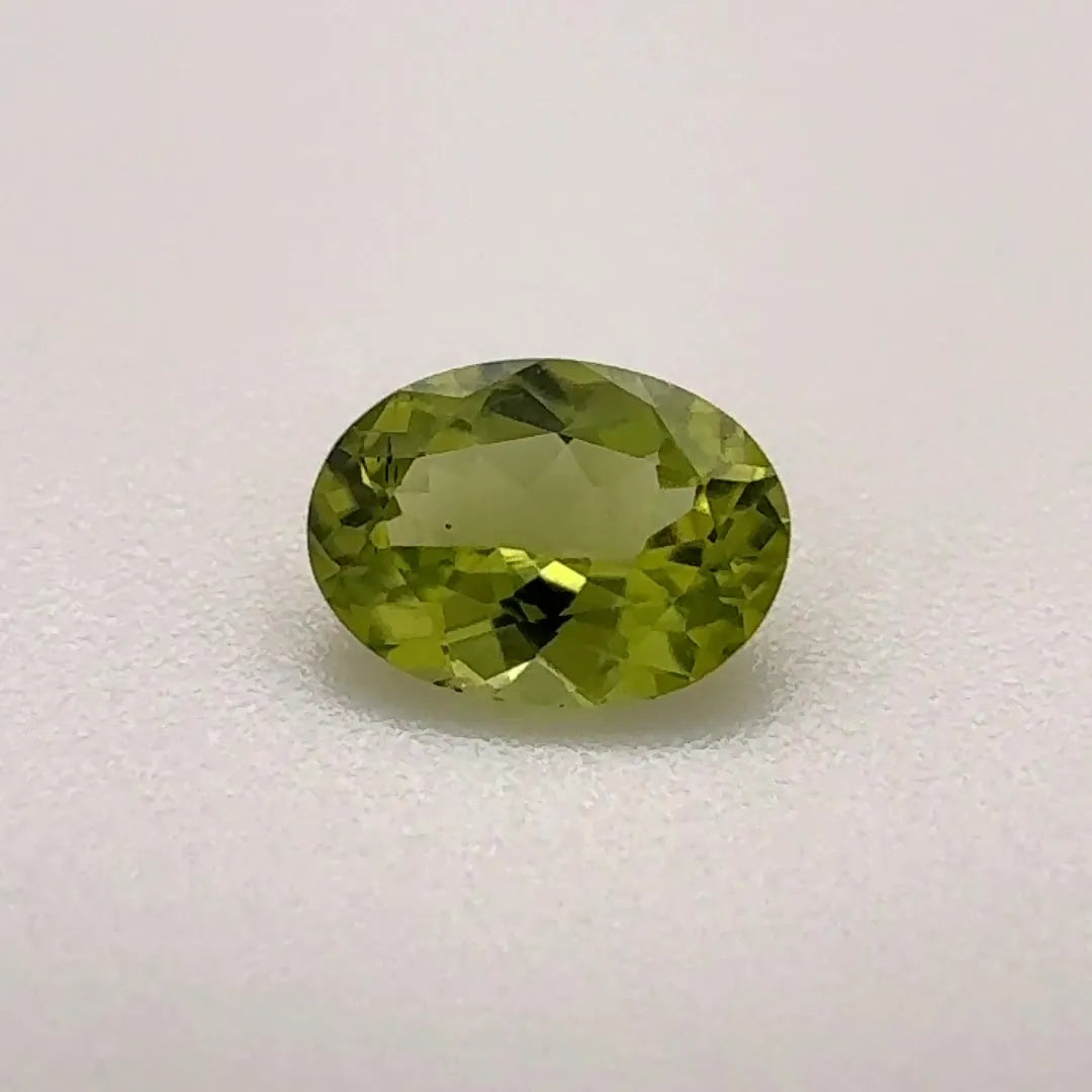 0.72ct Oval Natural Peridot (Colour Green, Clarity Eye Clean, Cut Faceted)