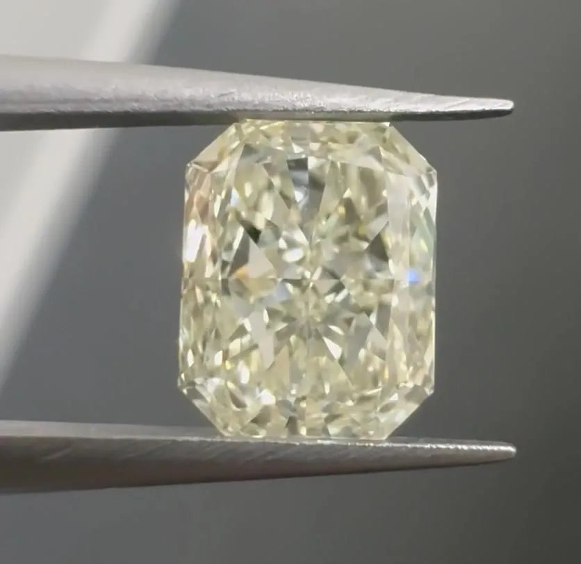 1.00ct Radiant Natural Diamond (Colour M, Clarity VVS2, GIA Certified)