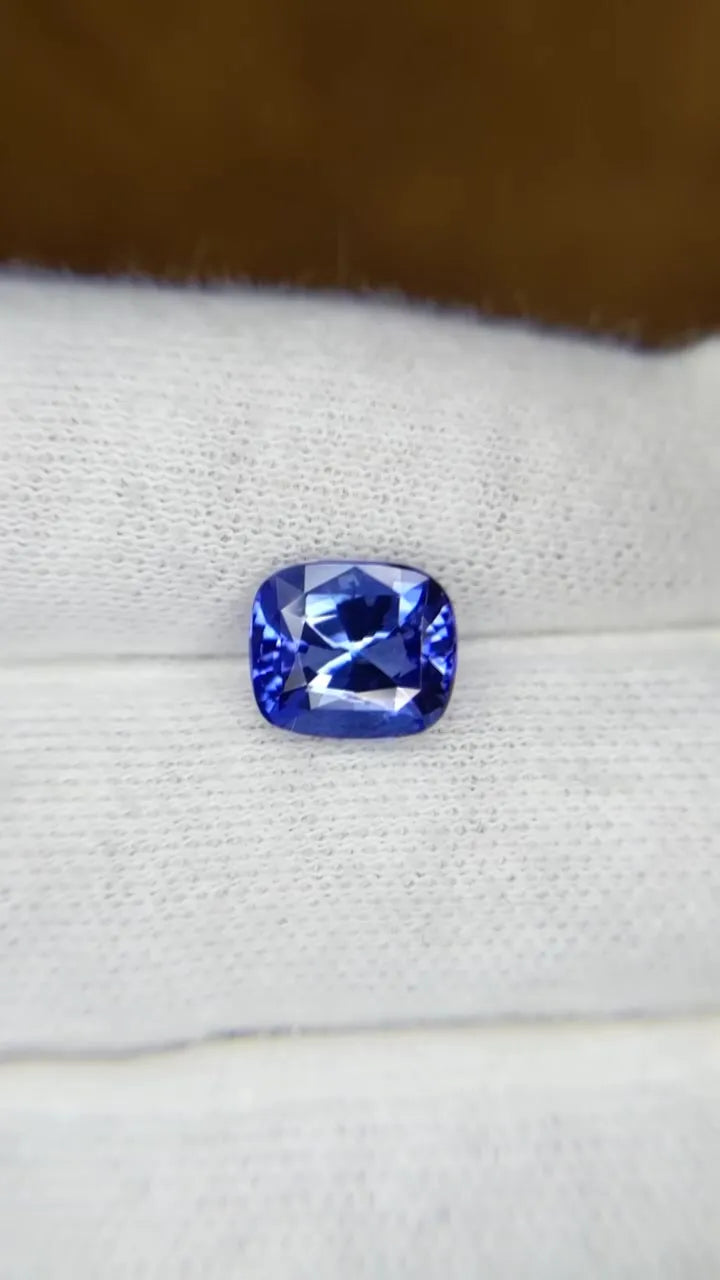 3.02ct Cushion Natural Sapphire (Colour Blue, Clarity Eye Clean, Cut Faceted)