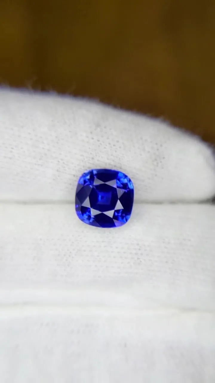 3.40ct Cushion Natural Sapphire (Colour Blue, Clarity Eye Clean, Cut Faceted)