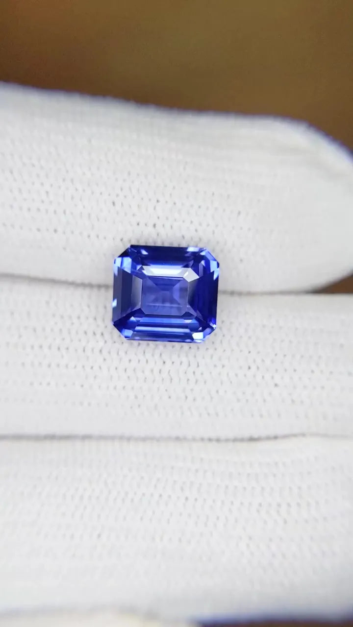 4.06ct Emerald Natural Sapphire (Colour Blue, Clarity Eye Clean, Cut Faceted)