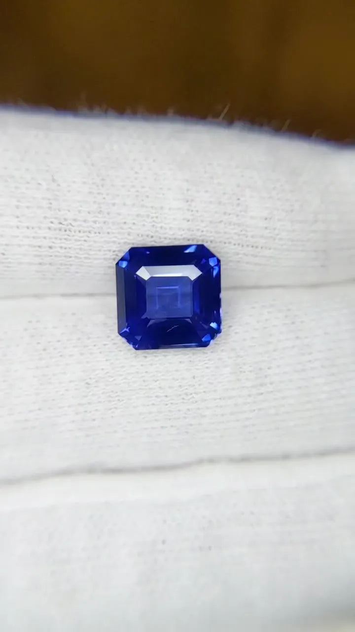 4.07ct Emerald Natural Sapphire (Colour Blue, Clarity Eye Clean, Cut Faceted)