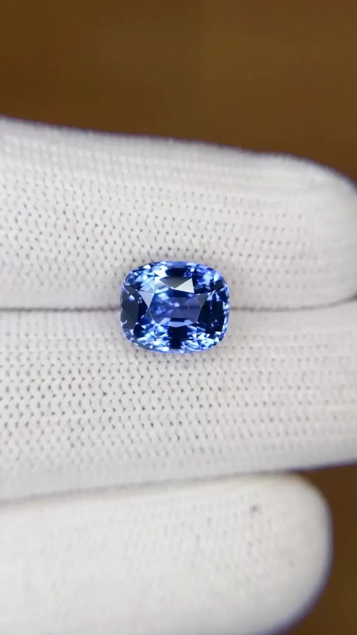4.09ct Cushion Natural Sapphire (Colour Blue, Clarity Eye Clean, Cut Faceted)