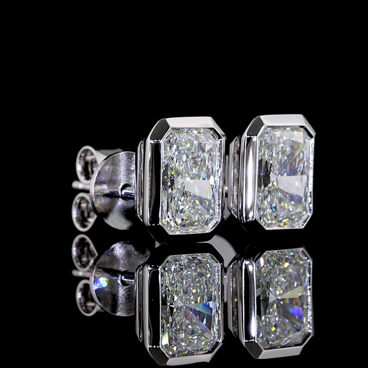 Pendientes de botón con diamantes radiantes cultivados en laboratorio de 2.07 quilates totales